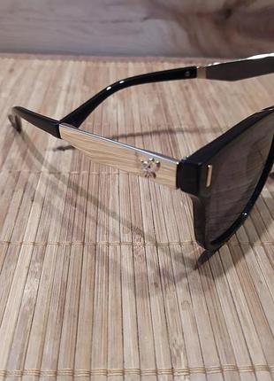 Сонцезахисні окуляри