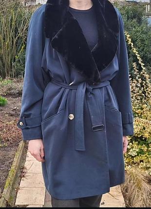Тренч плащ.