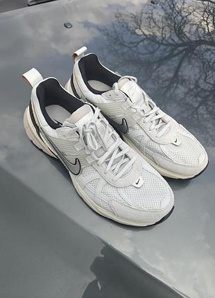 Nike v2k run pure platinum chrome
