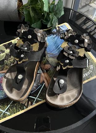 Дуже рідкісні шкіряні босоніжки сандалі шльопанці birkenstock leather gizeh high flower black  оригінал ! 35