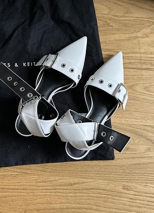 Босоножки charles & keith