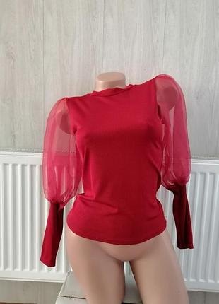 Эффектная блуза с пышным рукавом