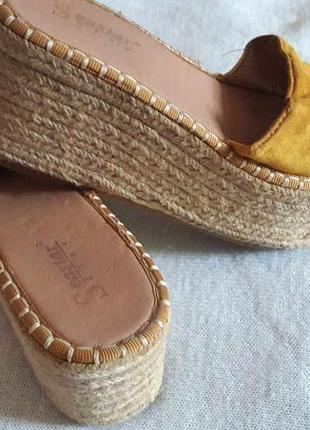 Женские шлепки на платформе