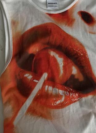 Стильный топ с очень красивой спинкой