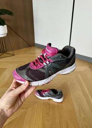 Кросівки жіночі demix 35 розмір