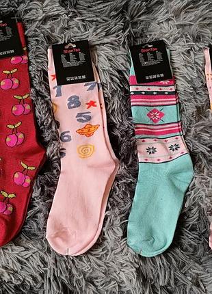 Високі шкарпетки гольфи