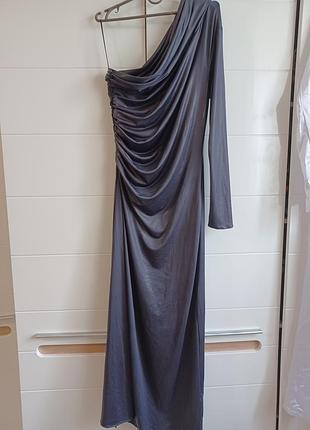 Макси блестящее длинное асимметричное платье на одно плечо с разрезом