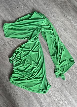 Сукня по фігурі на одне плече