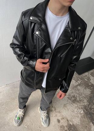 Чоловіча шкіряна куртка високої якості дуже гарний приємний матеріал стильно сидить на тілі