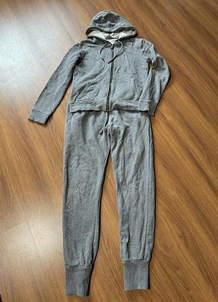 Спортивний костюм