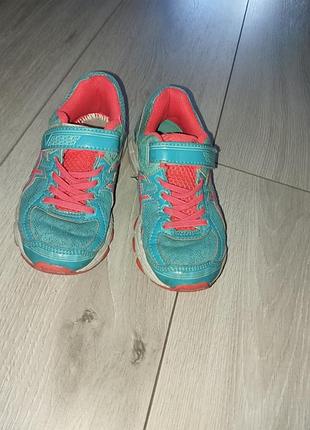 Кроссовки р.28 2