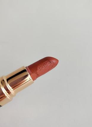 Помада для губ от эйвон с эффектом объема avon pecan2 фото