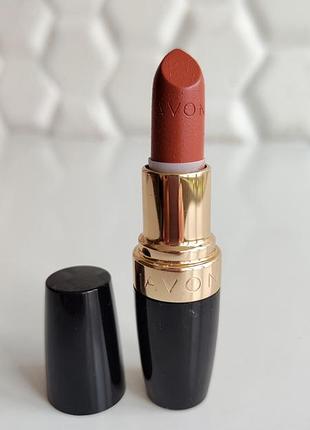 Помада для губ от эйвон с эффектом объема avon pecan