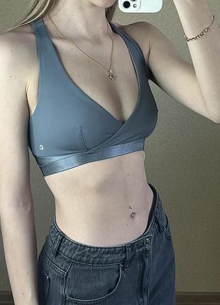 Спортивный топ