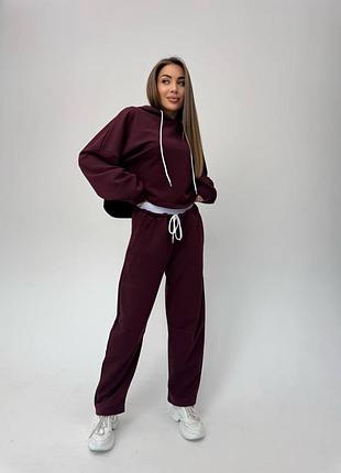 Спортивный костюм женская одежда.