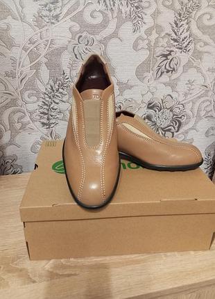 Шкіряні туфлі кросівки tod's