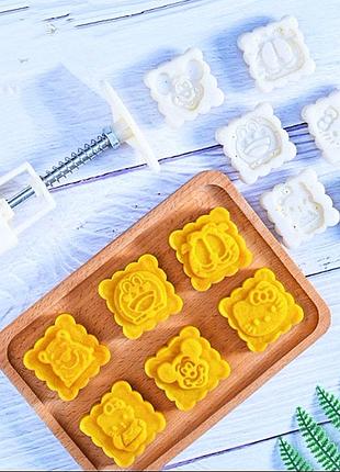 Пресформа квадратна для місячних пряників, сирників, печива 6 візерунків дитяча тематика винни мікі