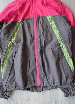 Ветровка на рост 146 см.