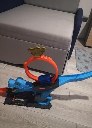Hot wheels city полювання ті-рекса