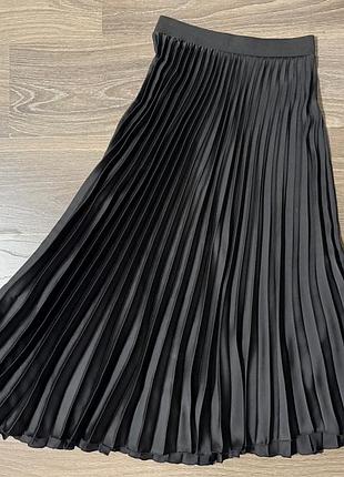Стильная плиссированная юбка zara