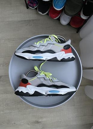 Кроссовки adidas ozweego