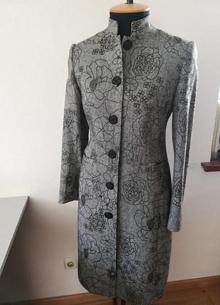 Элегантное пальто классического силуэта. размеры s, l, xl