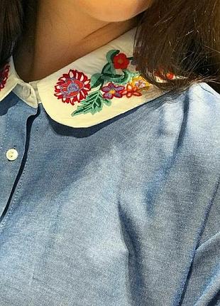 Синяя вышитая рубашка