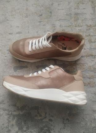 Кроссовки немецкого бренда crane