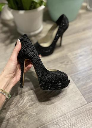 Дизайнерские кожаные туфли karen miller на высоком каблуке в стразах swarovski