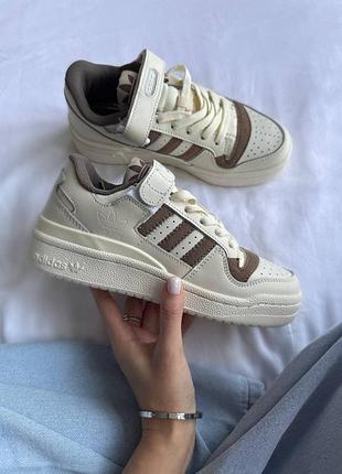 Женские кроссовки adidas forum beige / brown