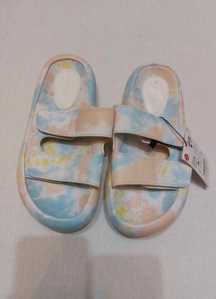 Брендовые шлепанцы