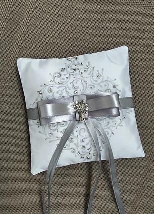 Весільна подушечка для обручок. подушечка для кілець