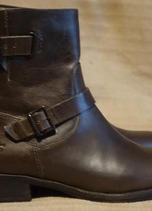 Чудесные фирменные темно-коричневые кожаные полусапожки ugg australia сша 37 р.( 24 см.)