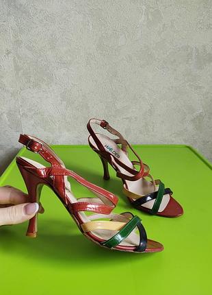 Итальянские кожаные яркие босоножки от frank walder 39 размер