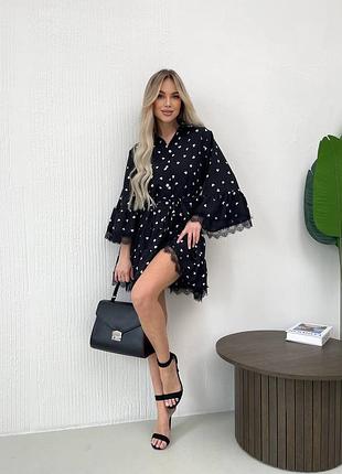 Платье с кружевом