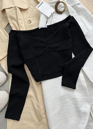 Красивый, фактурный топ на плече от bershkа