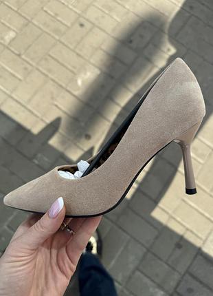 Жіночі туфлі шпилька / бежеві туфлі