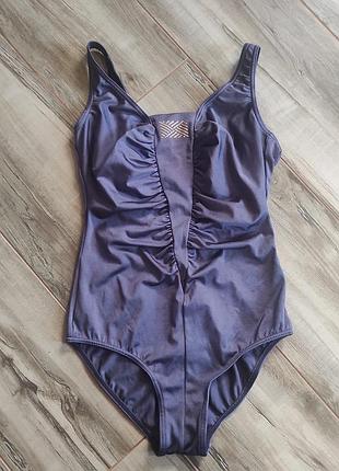 Слитный купальник