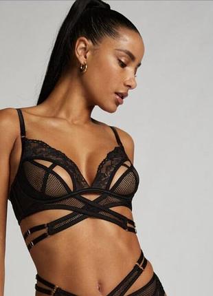 Спокусливий бюст від hunkemoller