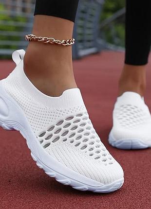 Женские кроссовки 4 цвета