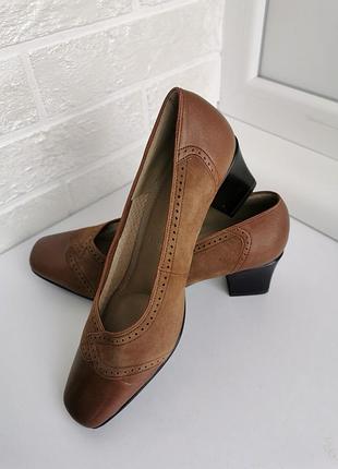 Красивые женские туфли из натуральной кожи ara