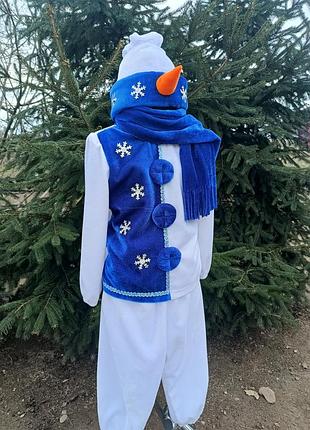 Карнавальный костюм снеговика.