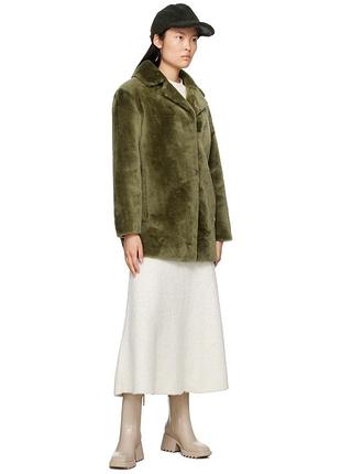 Бежевые резиновые сапоги betty на каблуке от chloé.