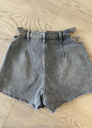Шорти