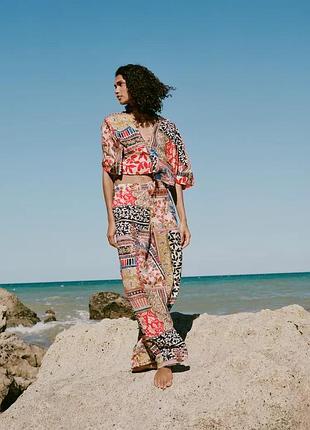 Вискозный брючный костюм в стиле петчворк с блузой