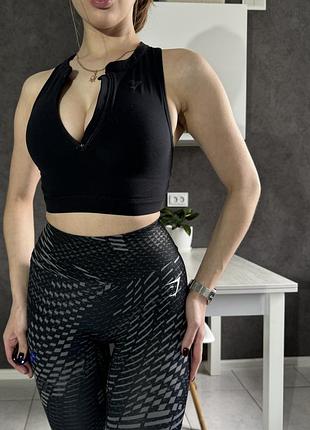 Чорний спортивний топ з чашками gymshark