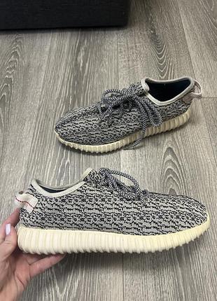 Легкие оригинальные кроссовки кросівки adidas yzy boost 45p