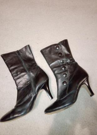 Шкіряні чоботи clarks