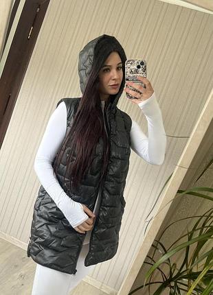 Женская женская черная с капюшоном