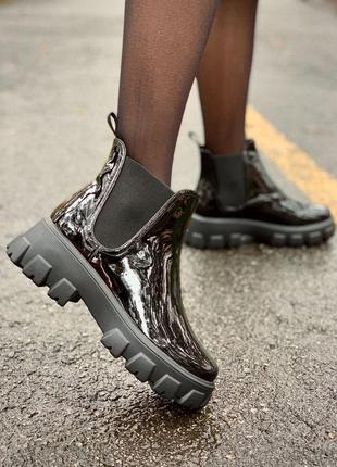 Черевики patent leather beatle boots черевики
